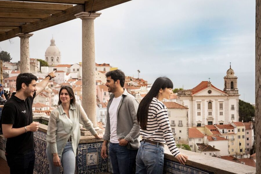 Lisbon: Private Boat Trip, Guided Walking Tour, Bike & Tram - Who should book it?