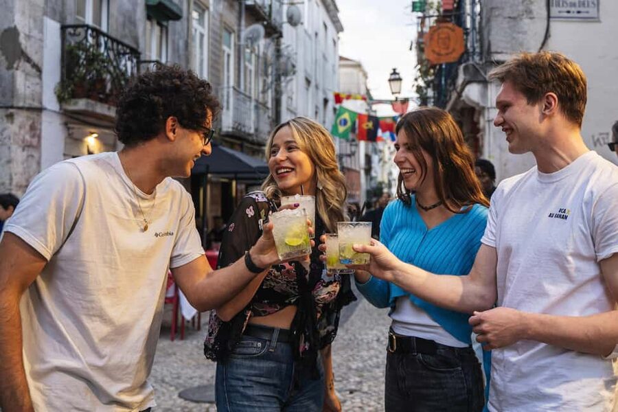 Lisbon: Private Dark History Walking Tour with Drinks - Starting at Largo do Carmo with Lisbon’s darker side