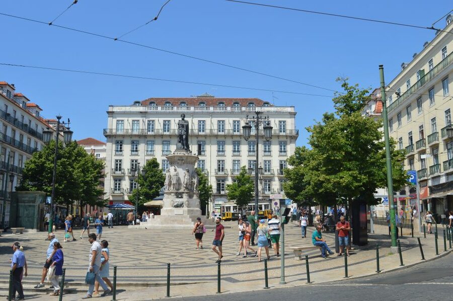 Lisbon: Starter Walking Tour to the highlights in German - Finishing at Mercado da Ribeira and Time Out Market