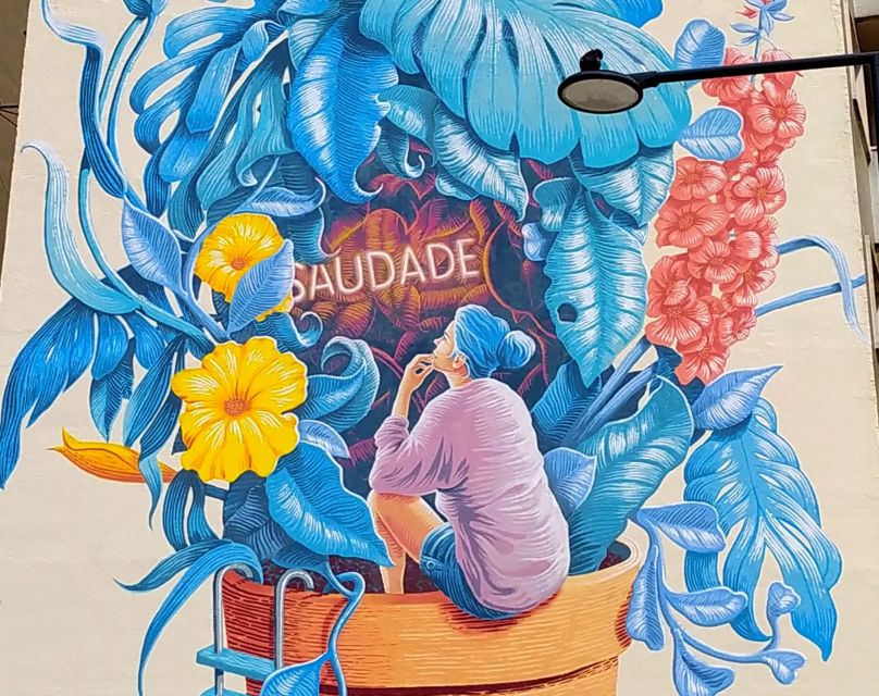 Lisbon: Street Art Walk - Starting at Largo da Graça