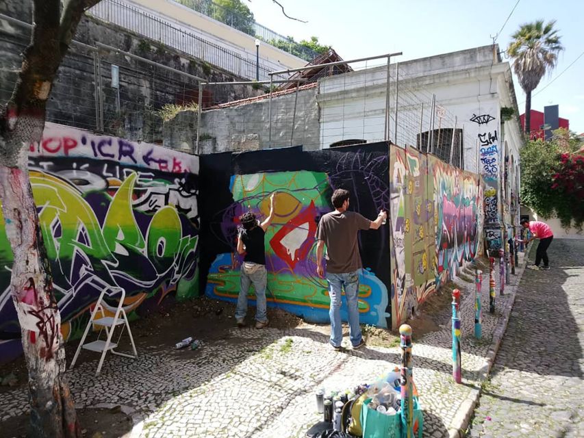 Lisbon: Street Art Walk - Graça’s steep streets and major names