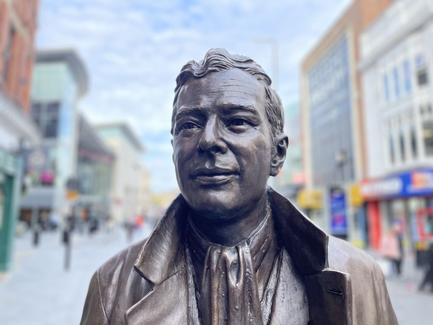 Liverpool: Beatles Highlights Walking Tour - Starting in central Liverpool with the Beatles