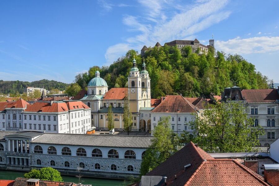 Ljubljana: Guided Walk & Funicular Ride to Ljubljana Castle - What the guides add to the experience