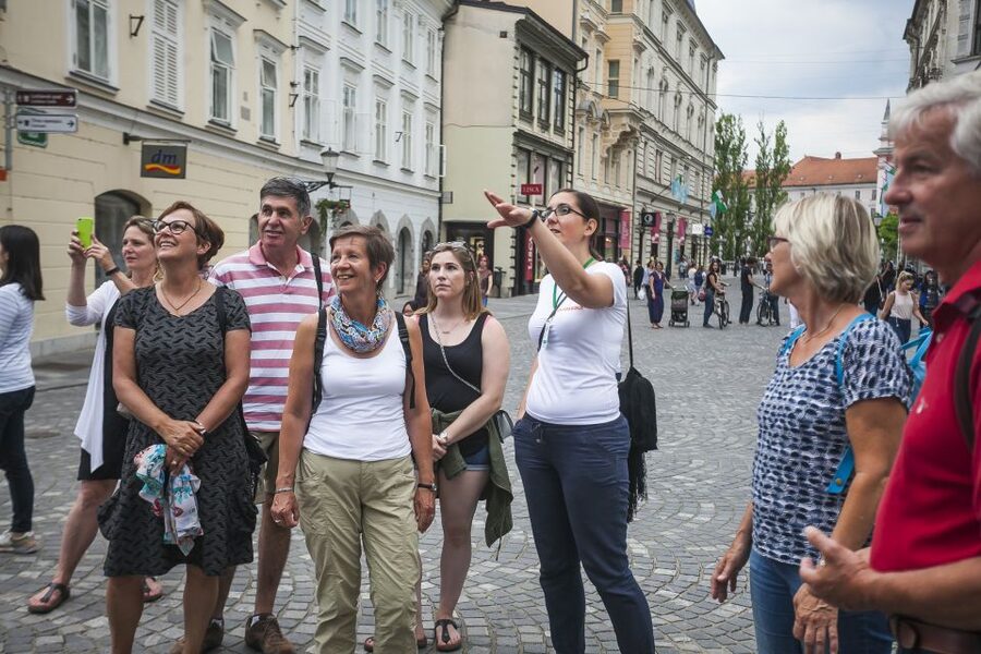 Ljubljana: Slovenian Cuisine Walking Tour with Tastings - Five Slovenian wines and the value of the pairings