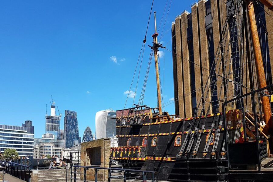 London: 30 London Sights Guided Walking Tour - Trafalgar Square and Whitehall’s military pageantry