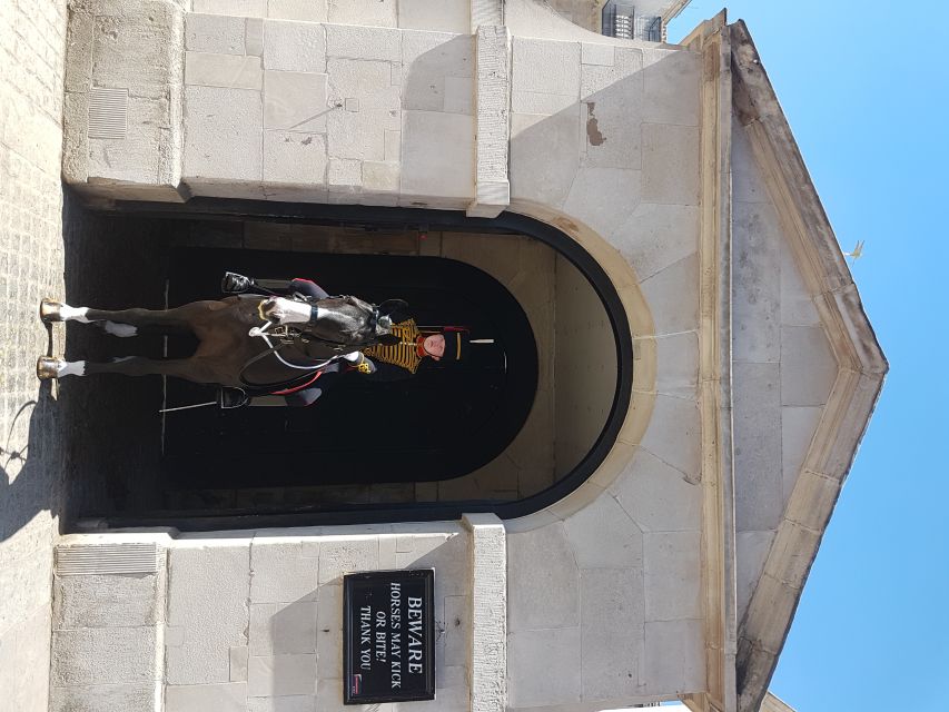 London: British Royalty Walking Tour - The Mall, Clarence House, and St James’s Palace