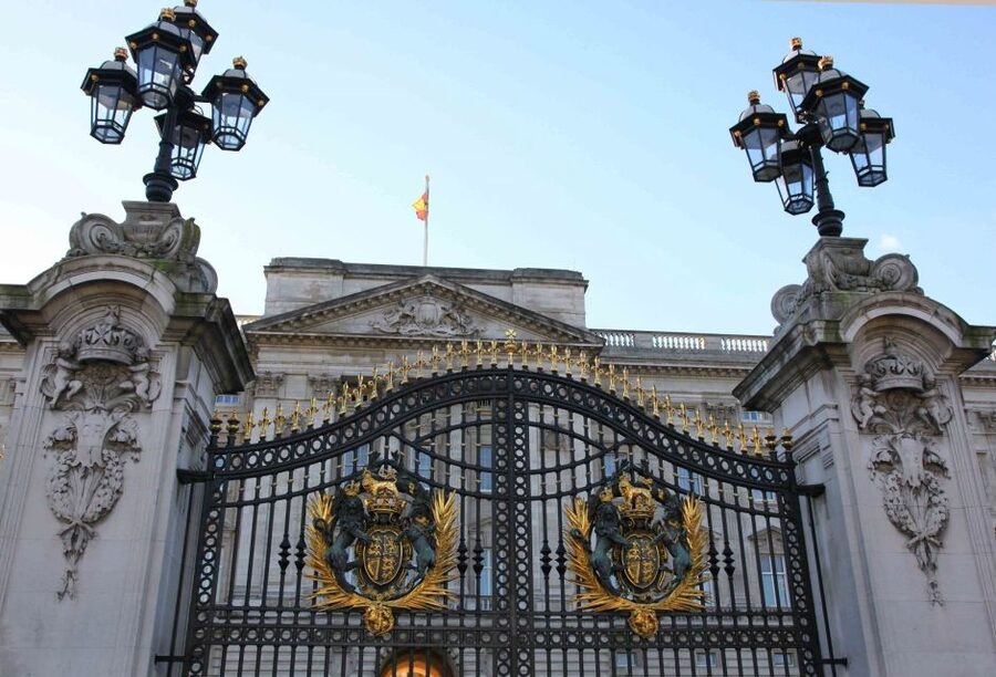 London: Buckingham Palace Entry Ticket & Royal Walking Tour - Finding the Duke of York Column