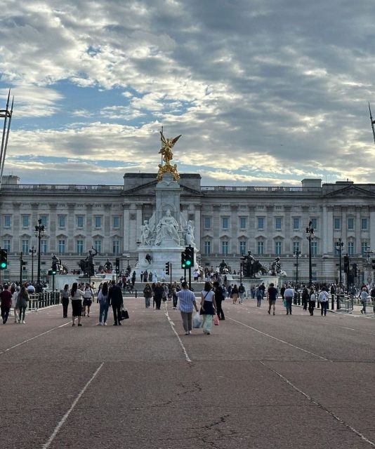 London: Buckingham Palace & Westminster Guided Walking Tour - From Green Park to Buckingham Palace