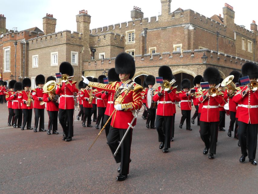London: Changing of the Guard Walking Tour - What the guide adds for $26