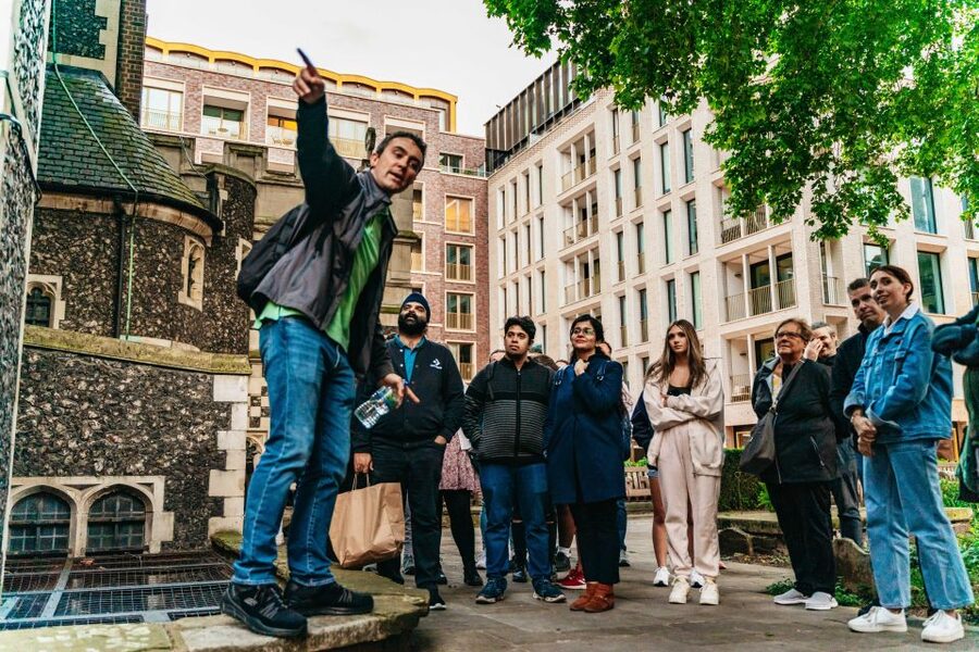 London: Ghastly Ghosts 2-Hour Walking Tour - Is $33 a fair price?