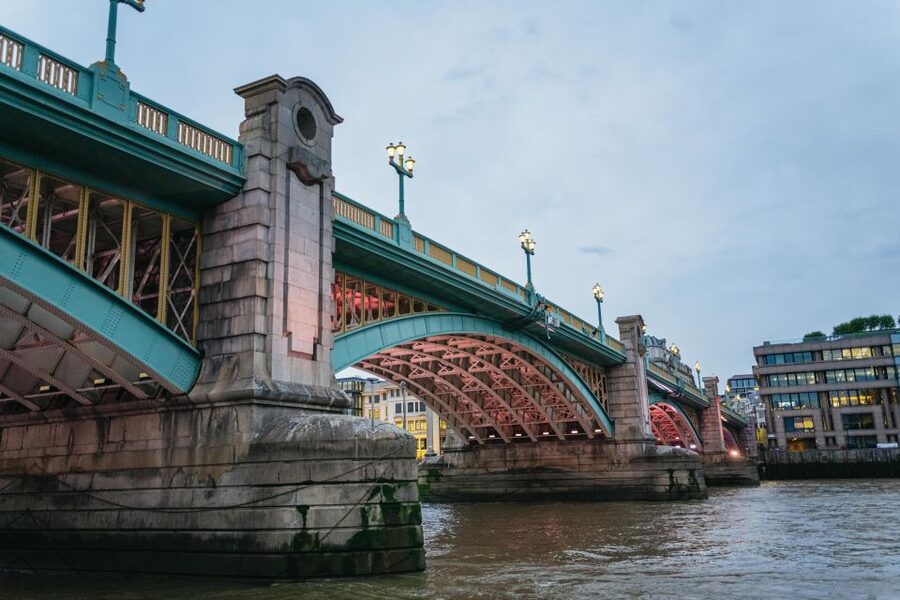 London: Ghost Walk and River Thames Boat Ride - Group size, walking effort, and family suitability