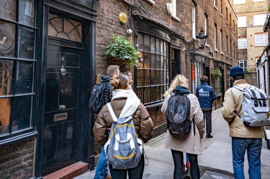 London: Harry Potter Walk, Hop-on Hop-off Bus Tour & Cruise - Riding the Thames from Westminster to Tower Pier