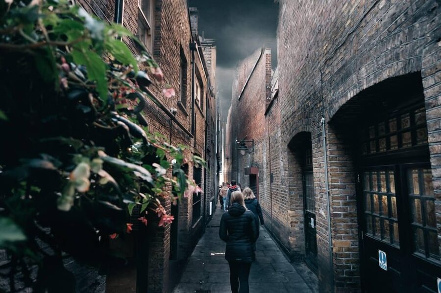 London: Harry Potter Walking Tour in German - Borough Market and the first wizarding clues