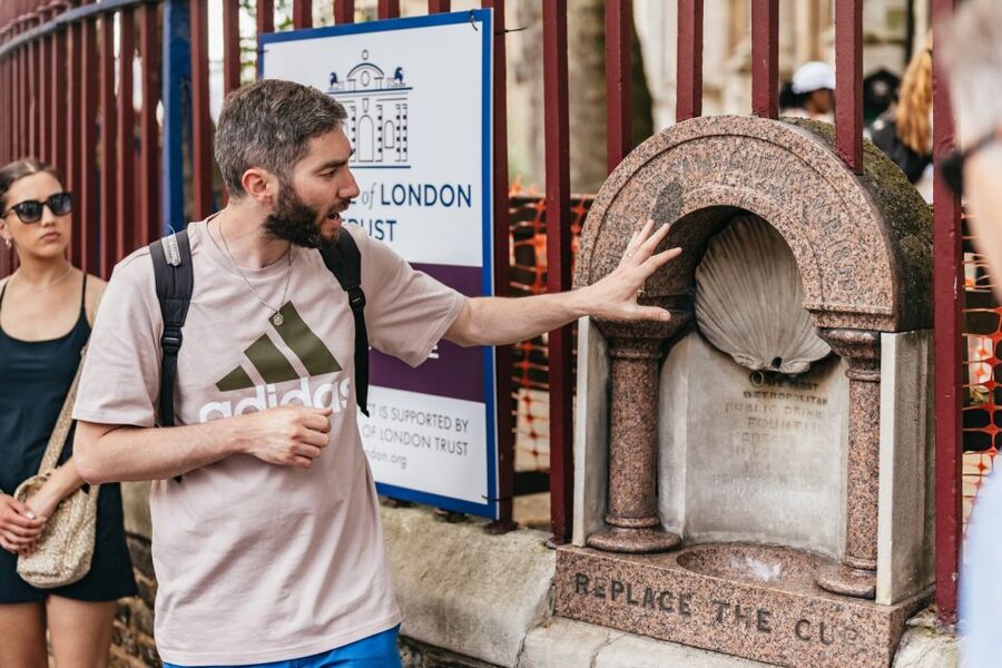 London: Historic Pubs of Central London Walking Tour - Is $39 good value?