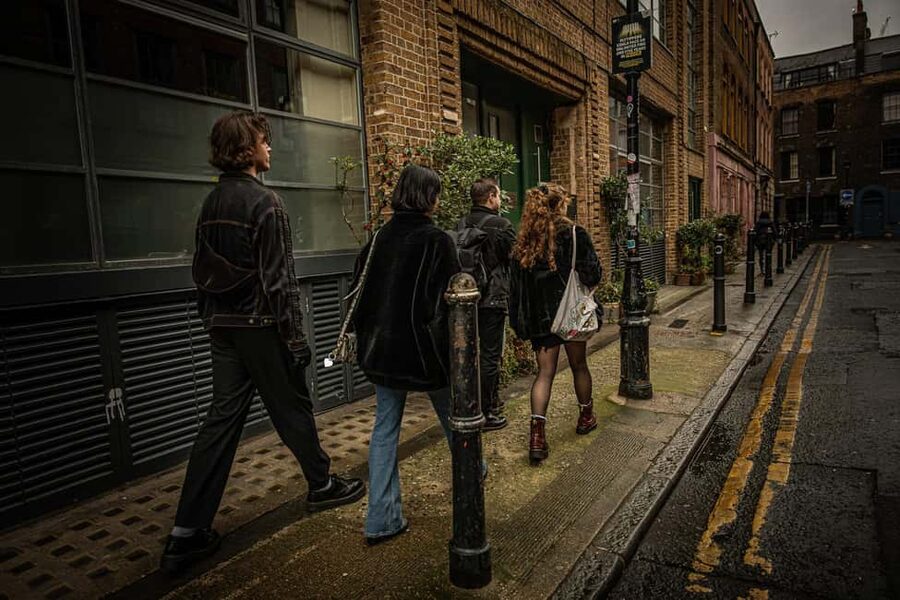 London: Jack the Ripper Night Walking Tour in Whitechapel - Gunthorpe Street and Goulston Street: clues, theories, and uncertainty