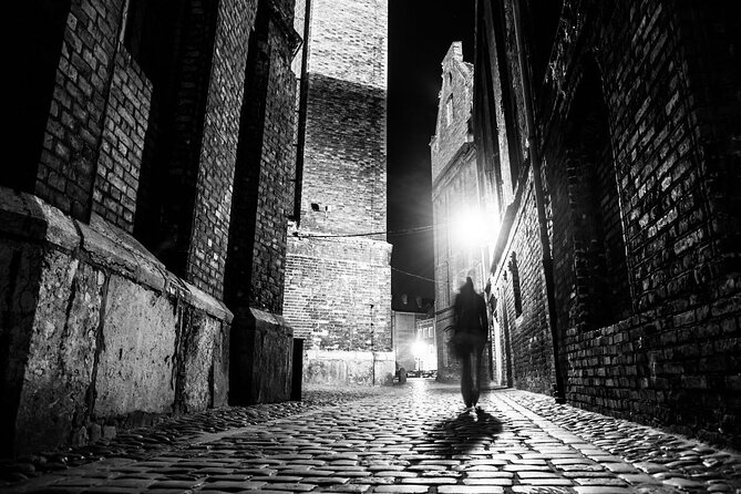 London: Jack the Ripper Small Group Walking Tour - Murder sites and changed streets