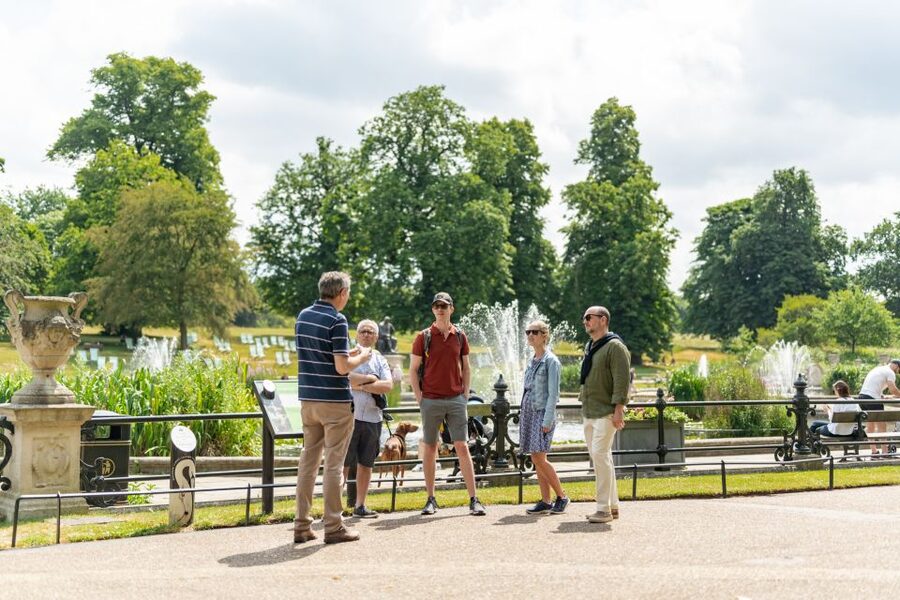 London: Kensington Palace Afternoon Tea & Guided Walk - Why Kensington Gardens Works So Well With Afternoon Tea