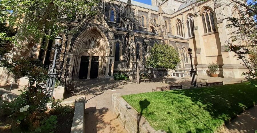London: Medieval History Walking Tour from The Tower - From Tower Hill into London’s oldest story