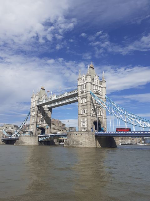 London: Medieval History Walking Tour from The Tower - How Mick Priestley handles the history