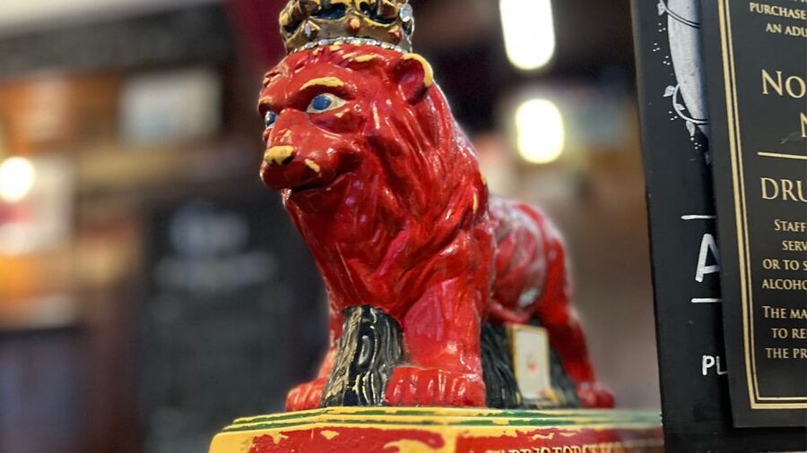 London: Royal Historic Pubs Walking Tour - The $39 price and what you actually receive