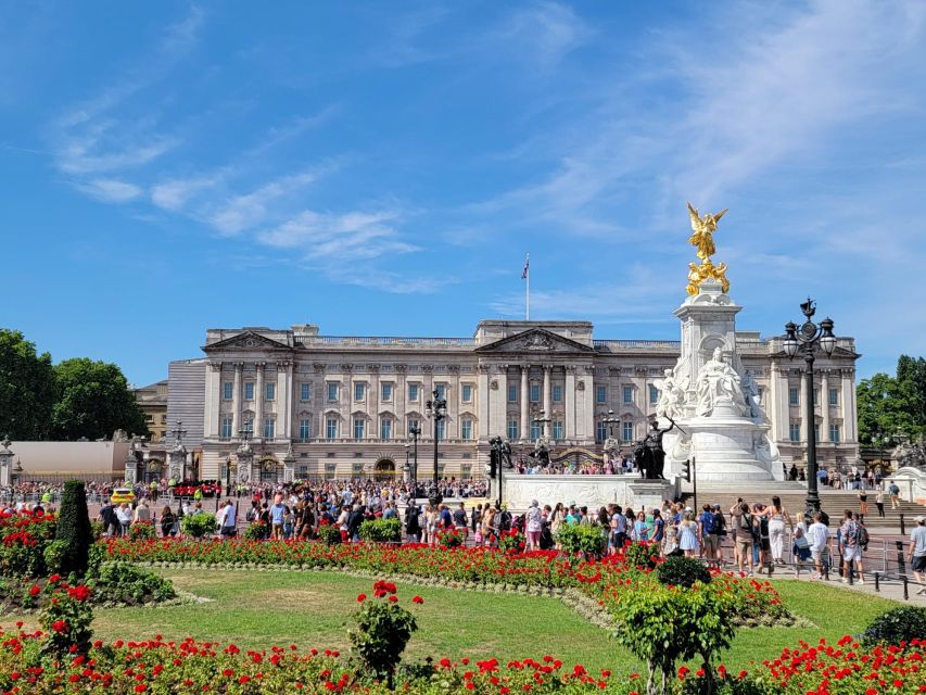 London: Royal Walking Tour and Buckingham Palace Audio Tour - Practical details that affect your day