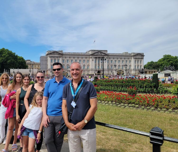 London: Royal Walking Tour and Buckingham Palace Audio Tour - St. James’s Palace and Pall Mall connections