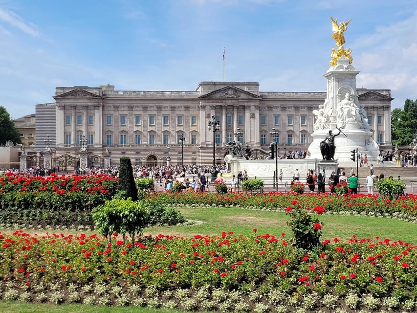 London: Royal Walking Tour with Guard Change & Royal Mews - Buckingham Palace State Rooms from July to September