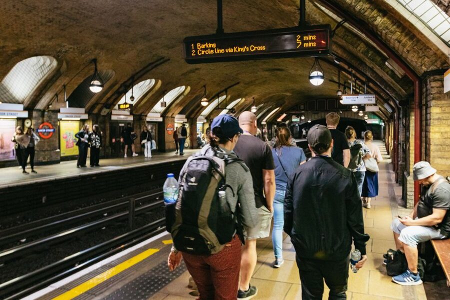 London: Secrets of the London Underground Walking Tour - Reading the Tube through its stations