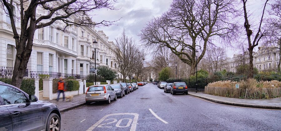 London: Self-Guided Notting Hill Walking Tour with an APP - Simon Close and Ormrod Court: smaller corners matter