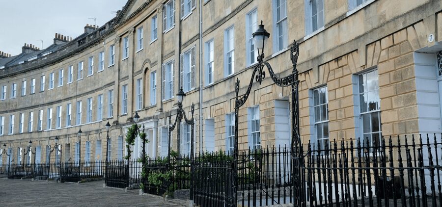 London: Self-Guided Notting Hill Walking Tour with an APP - Powis Mews and the sound of the neighborhood