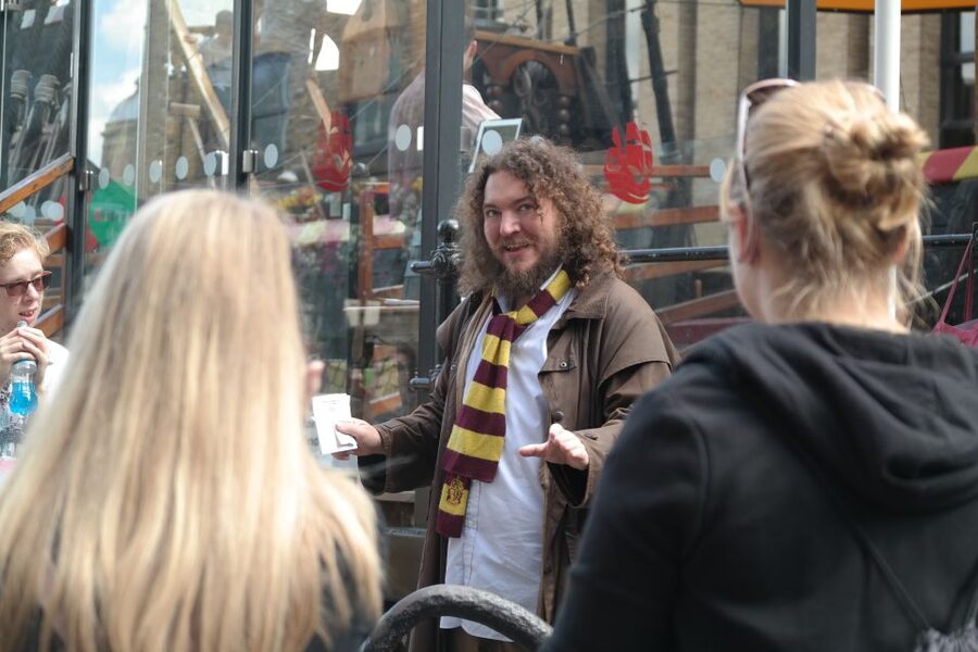 London: Small Group Harry Potter Locations Walking Tour - Starting at Leadenhall Market and finding the Leaky Cauldron