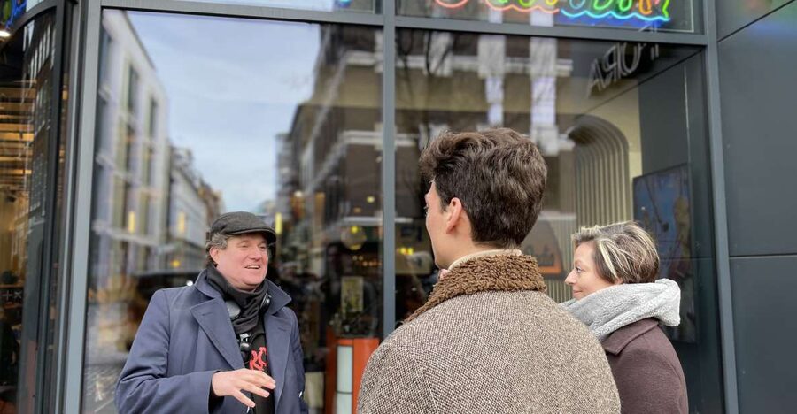 London: The Great British Rock and Roll Music Walking Tour - A final drink at a pub with rock connections