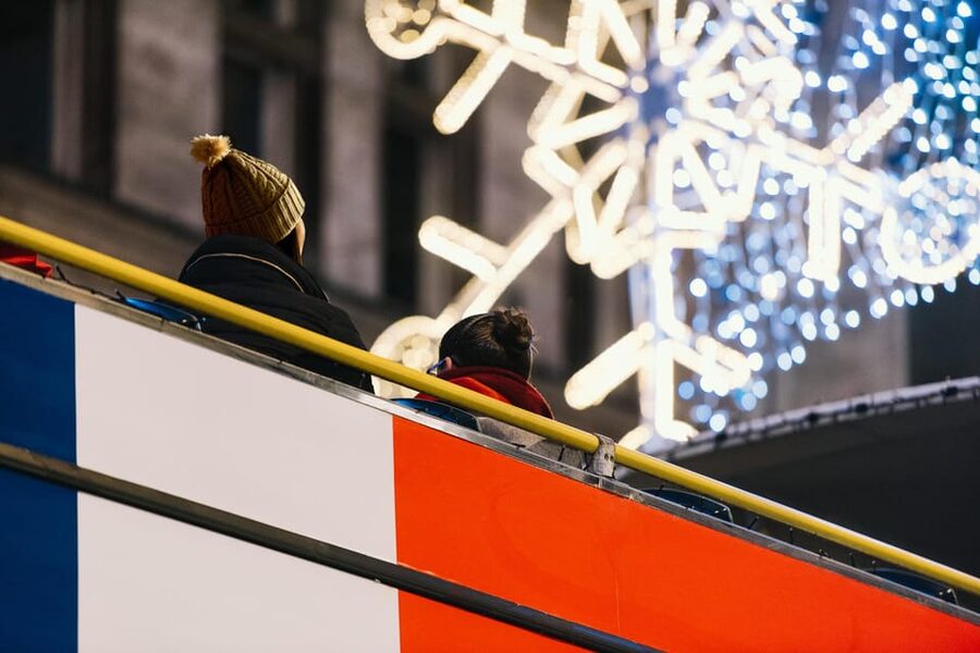 London: Tootbus Christmas Lights Tour incl walking tours - Trafalgar Square and the first festive views
