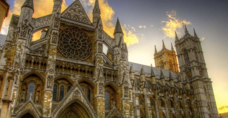 London: Westminster Walking Tour & Westminster Abbey Visit - Guide style and what you can reasonably expect
