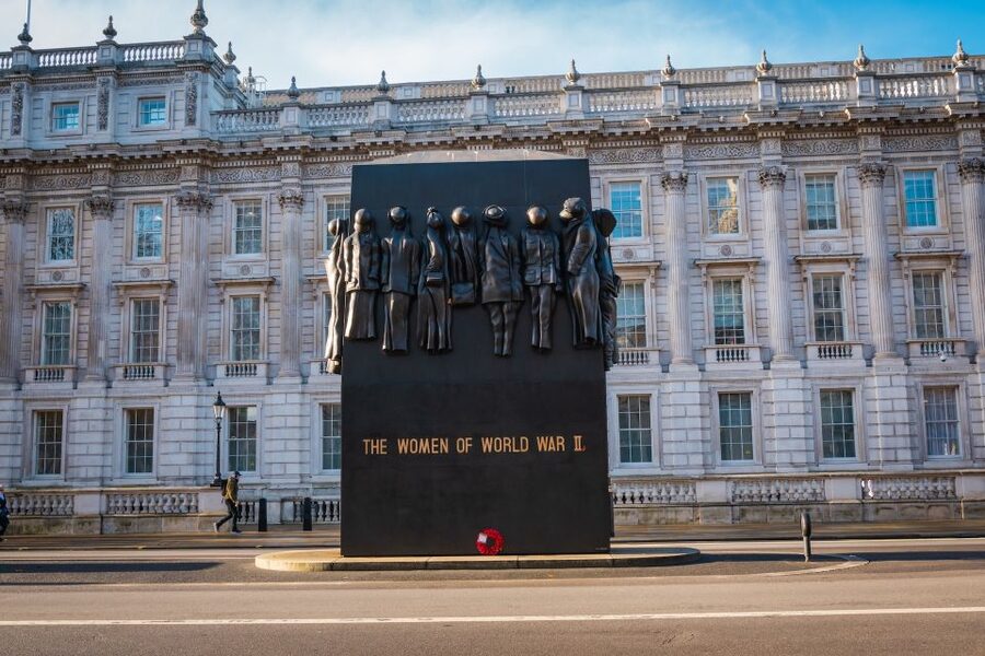 London: Winston Churchill and London in WWII Walking Tour - Westminster Abbey and the human side of war