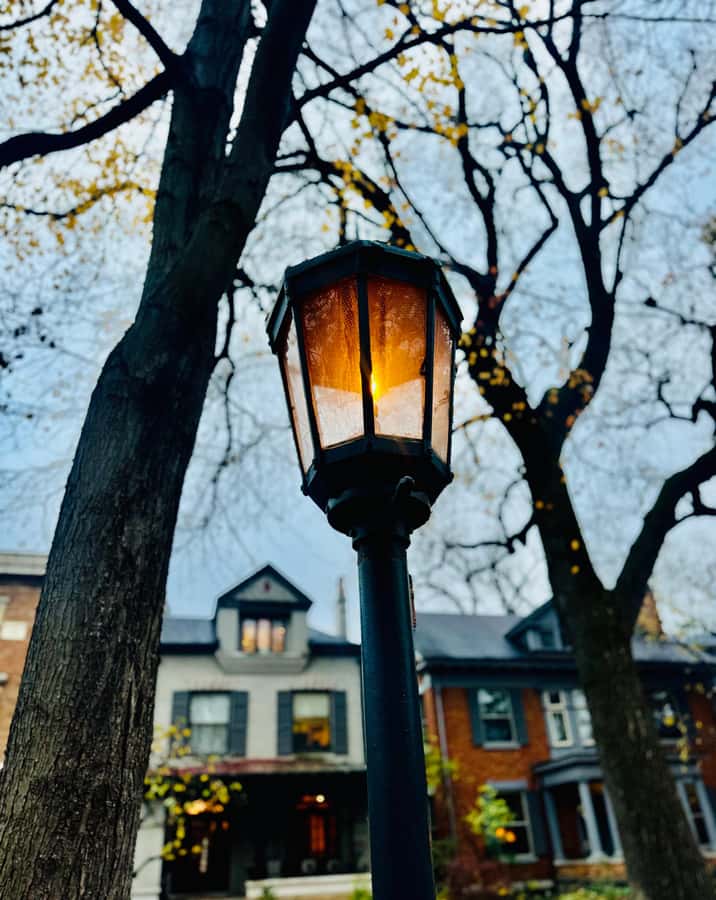 Louisville: Old Louisville Walking Ghost Tour - What the walk feels like after dark