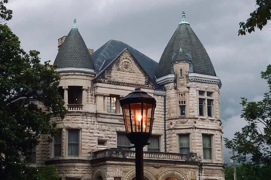 Louisville: Old Louisville Walking Ghost Tour - The opening walk and first ghost stories