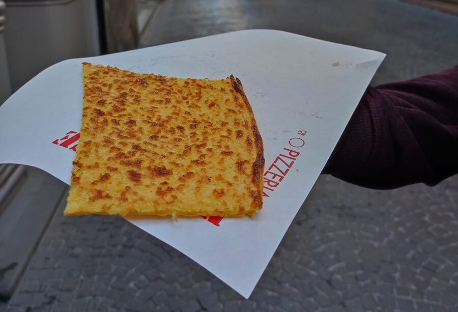 Lucca: Guided Food Walking Tour with Tastings - Cecina and the bakery route