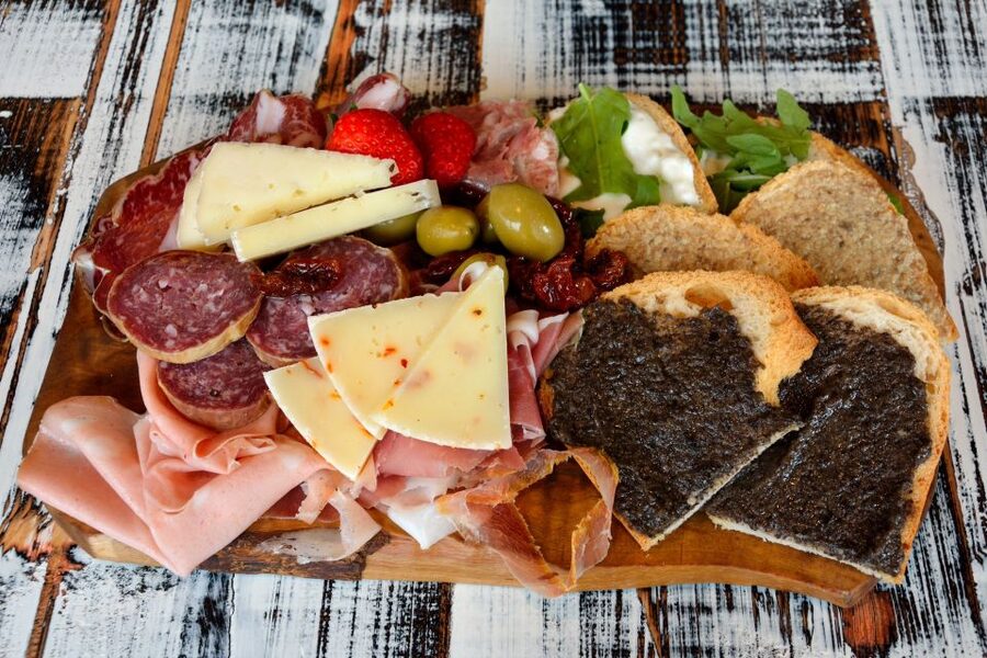 Lucca: Guided Food Walking Tour with Tastings - Buccellato and the final sweet stop