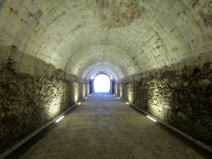 Lucca: Renaissance City Walls Walking Tour - What the guides add to the experience
