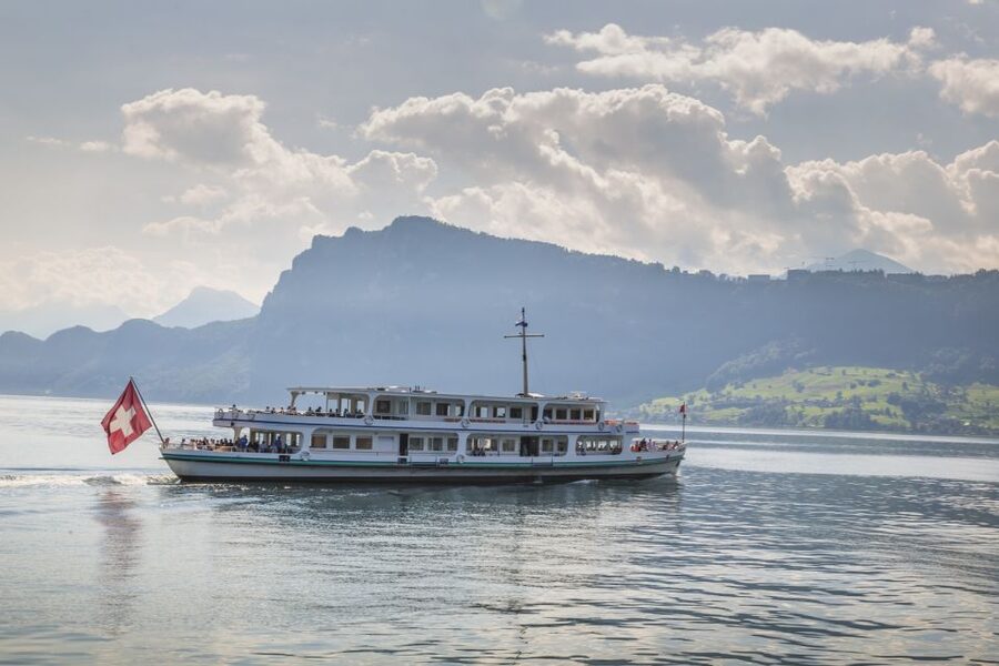 Lucerne: Walking and Boat Tour with Cheese & Wine Tasting - Cheese, wine, and the optional finish