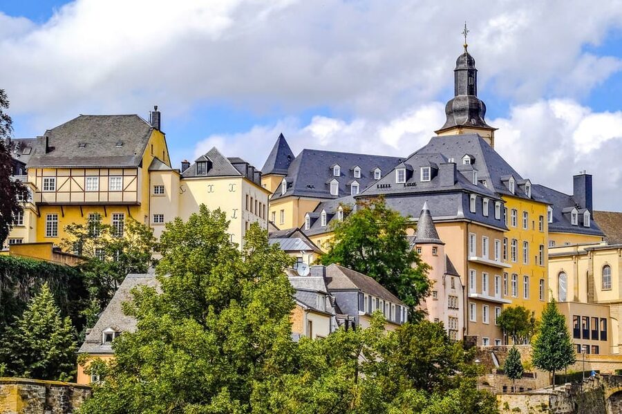 Luxembourg City: Walking Tour with Optional Wine Tastings - Plateau du Saint-Esprit and Constitution Square