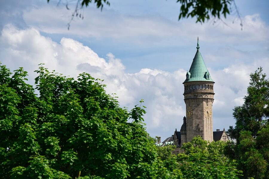 Luxembourg City: Walking Tour with Optional Wine Tastings - How much does the $29 price deliver?