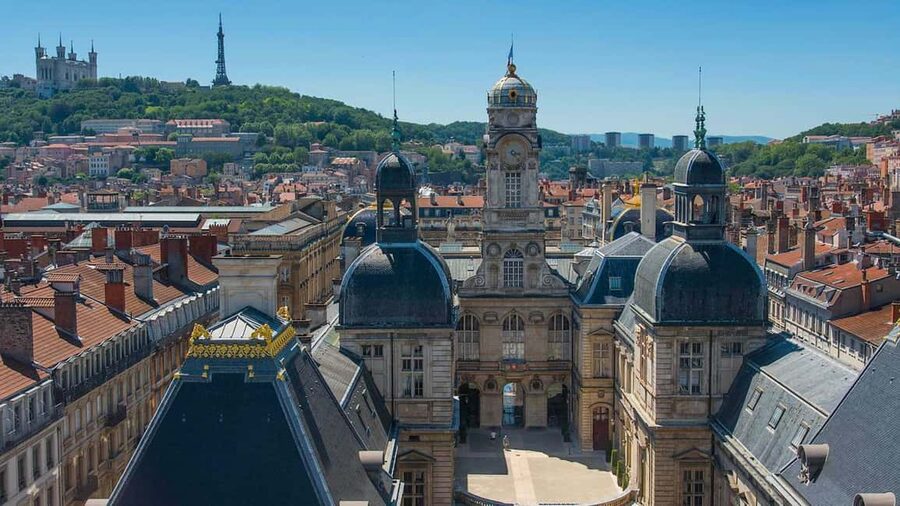 Lyon: Old District Private Guided Walking Tour - Walking through Lyon’s traboules