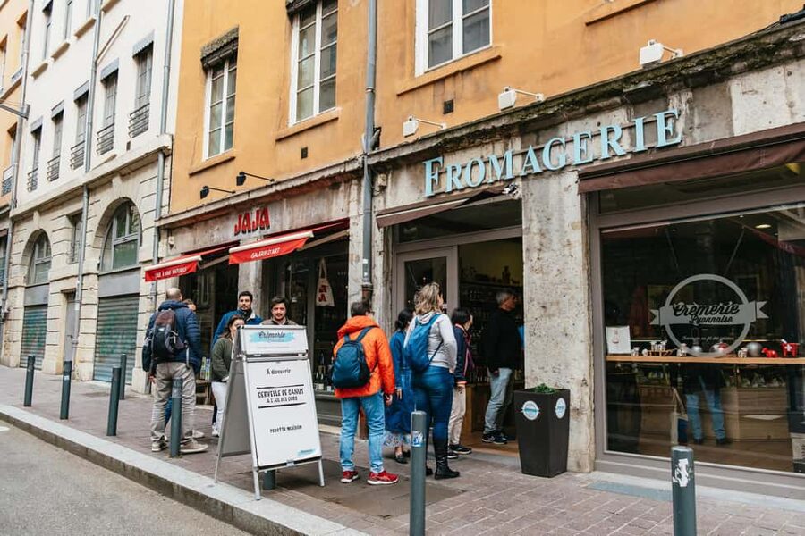 Lyon: Vieux Lyon Food Tasting Walking Tour - Local shopkeepers make the route feel personal
