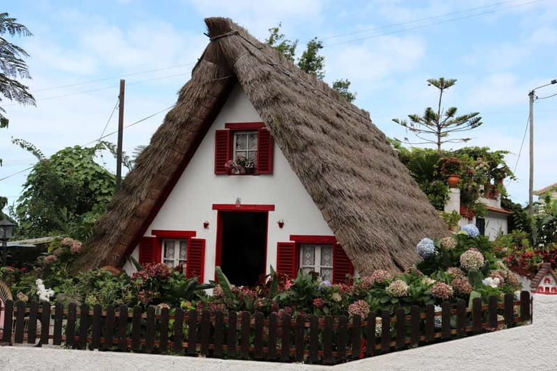 Madeira: Santana Jeep Safari and Referta Levada Walk - Pico do Areeiro: a high start at 1,818 meters