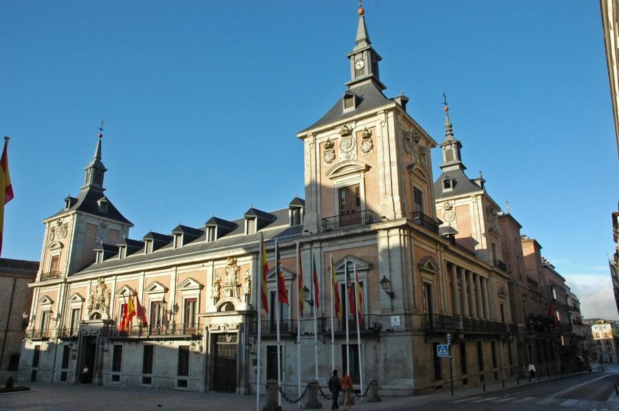 Madrid: 1.5-Hour City Highlights Guided Walking Tour - Royal Palace and Almudena Cathedral