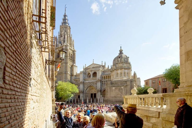 Madrid: 6-Hour Day Trip to Toledo with Guided Walking Tour - The Coach Ride from Madrid