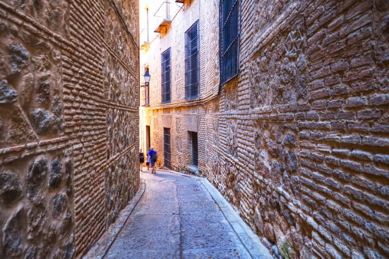 Madrid: 6-Hour Day Trip to Toledo with Guided Walking Tour - Entering Toledo at Plaza de Zocodover