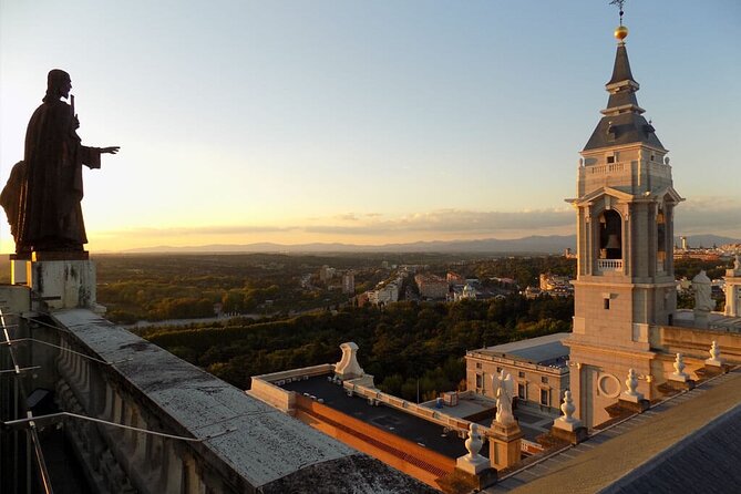 Madrid Best Walking Tour: Old city and Royal sites - Plaza de España and Cervantes